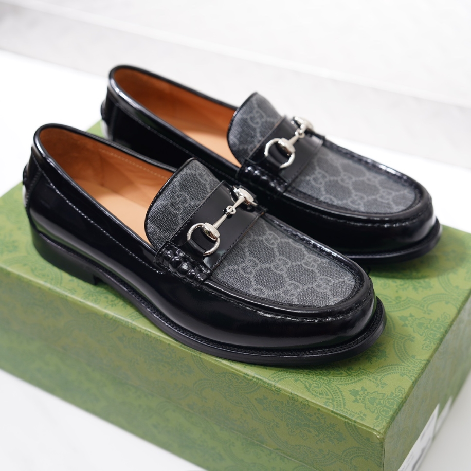GUCCI LEATHER BLACK GC LOGO LOAFER - GL054