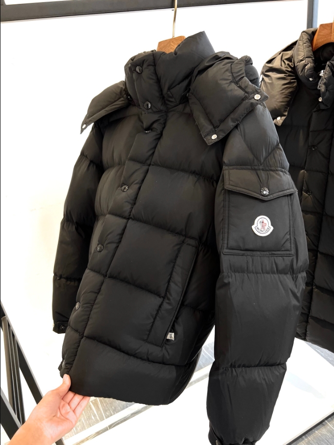 MONCLER Logo-Appliquéd Quilted Hooded Down Coat - MC146