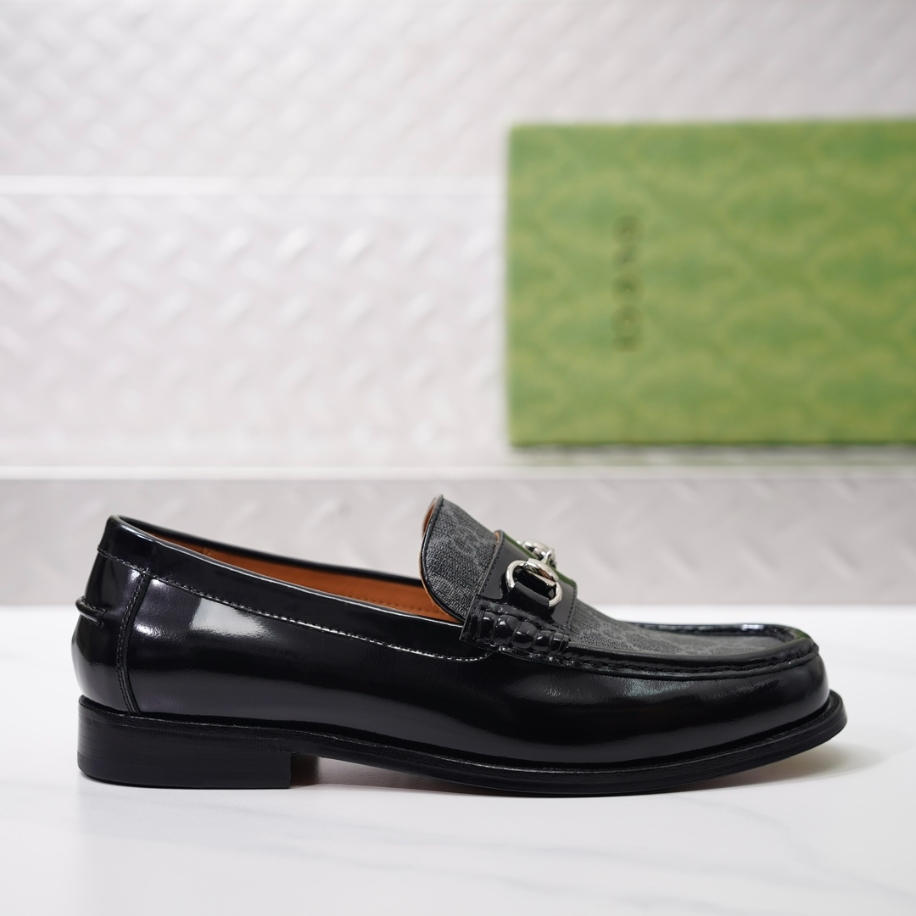 GUCCI LEATHER BLACK GC LOGO LOAFER - GL054