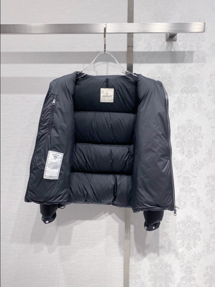 MONCLER Winter Puffer Black Coat - MC145
