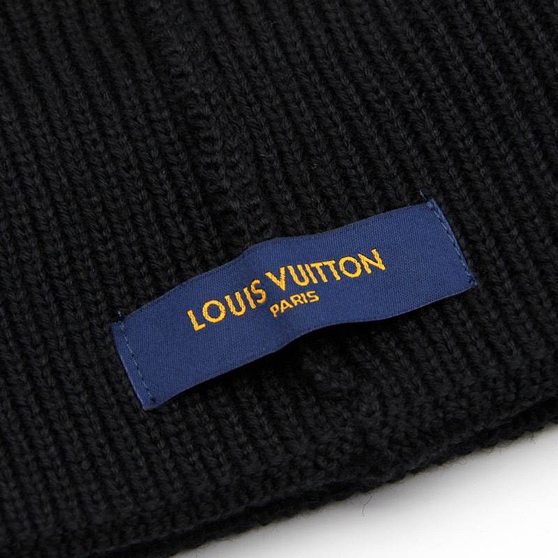Louis Vuitton Black Logo LV Gold - LVC001