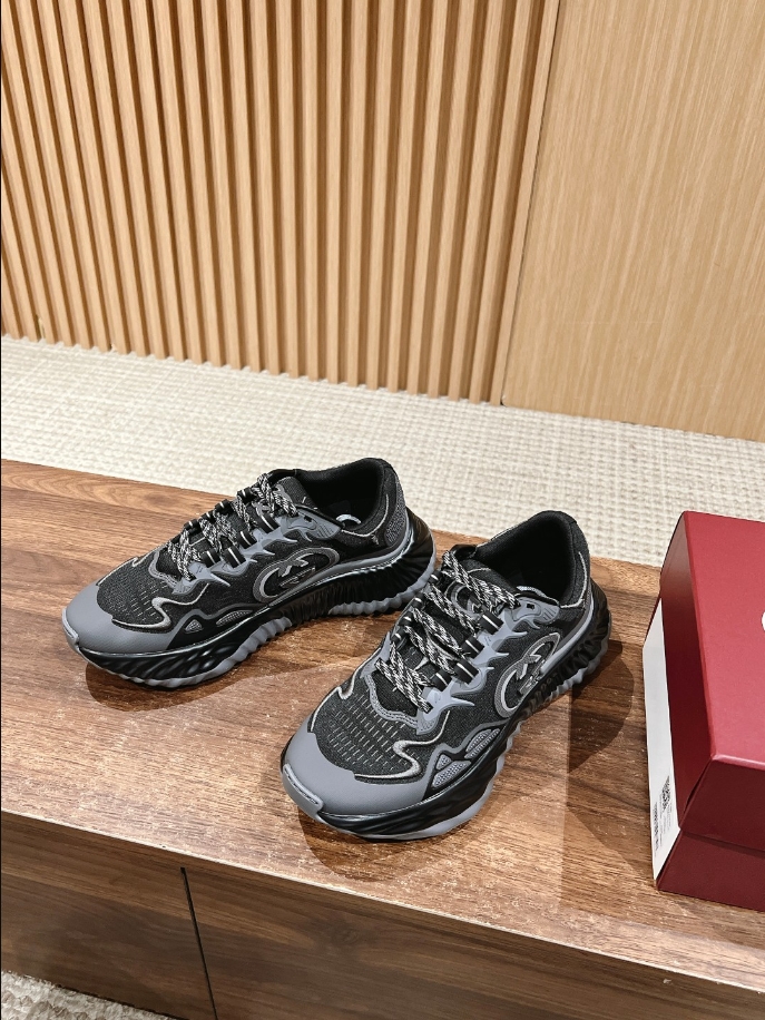 Gucci Ripple Black Dusty Sneaker - GCC163