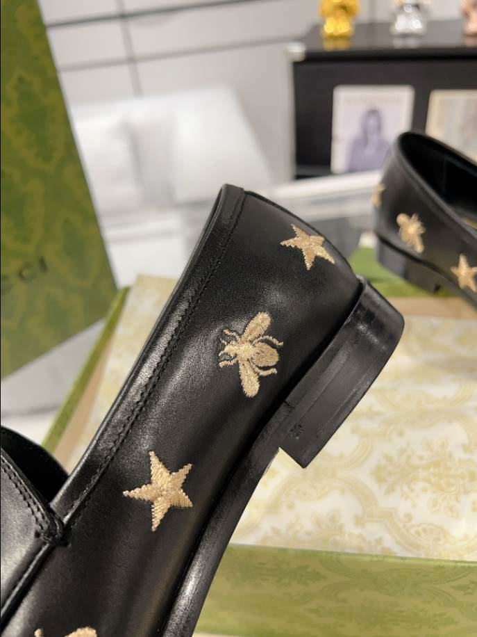 Gucci Jordaan Black Bee & Star Embroidered Leather Loafer - GL077