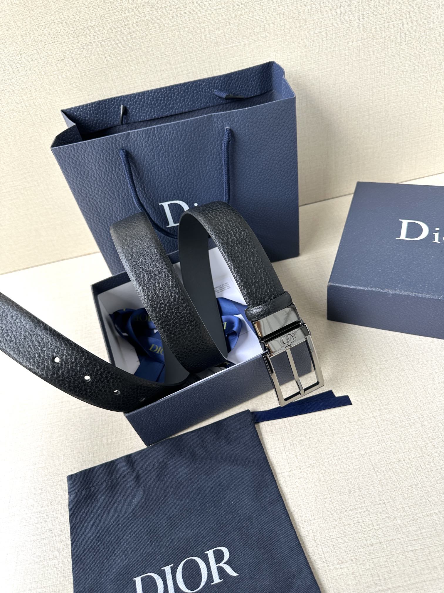 DIOR BLACK GRAINED CALFSKIN - DB001 DIOR BLACK GRAINED CALFSKIN