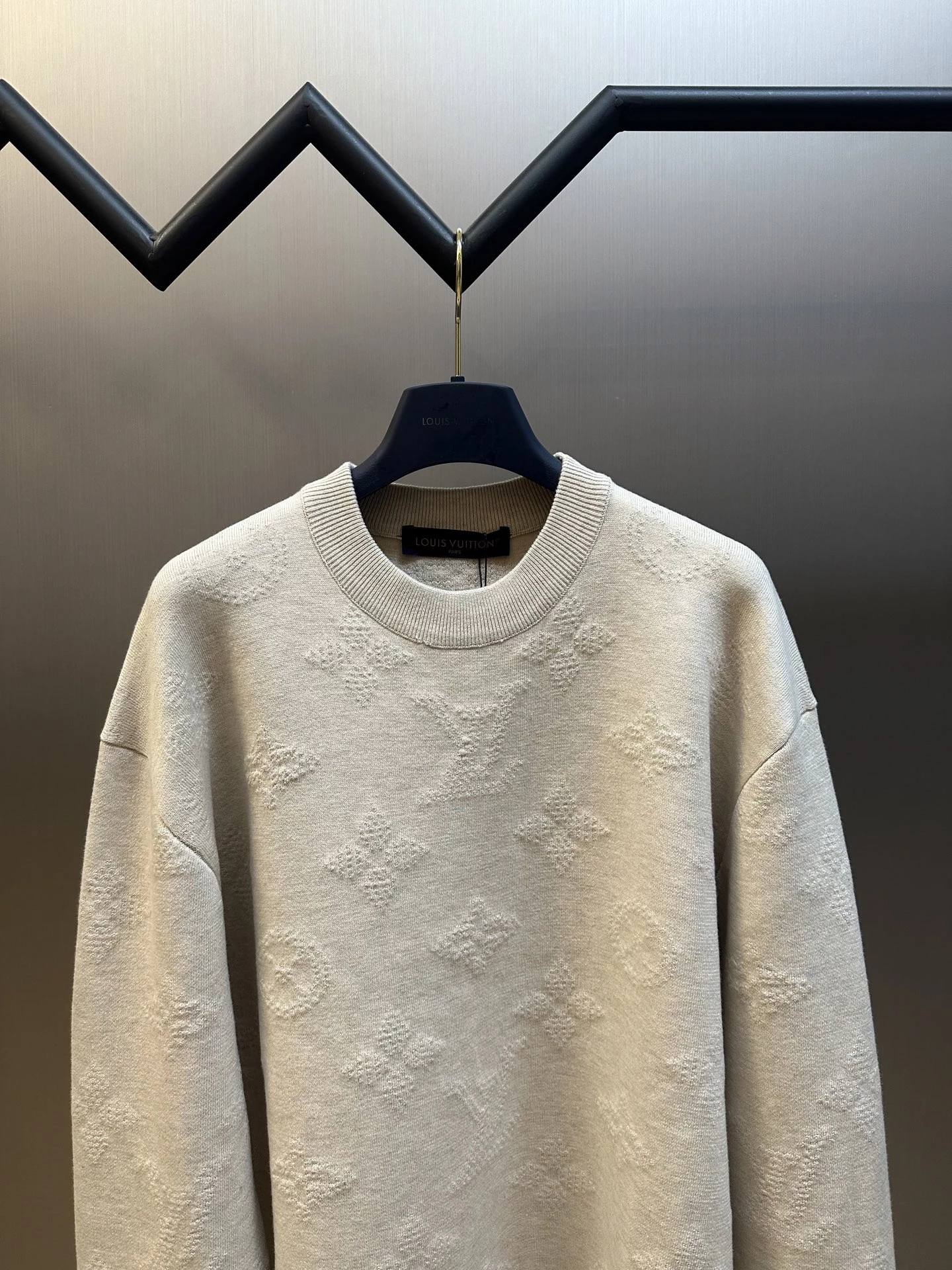 MONOGRAM EMBOSSED PULLOVER - LVC053 MONOGRAM EMBOSSED PULLOVER