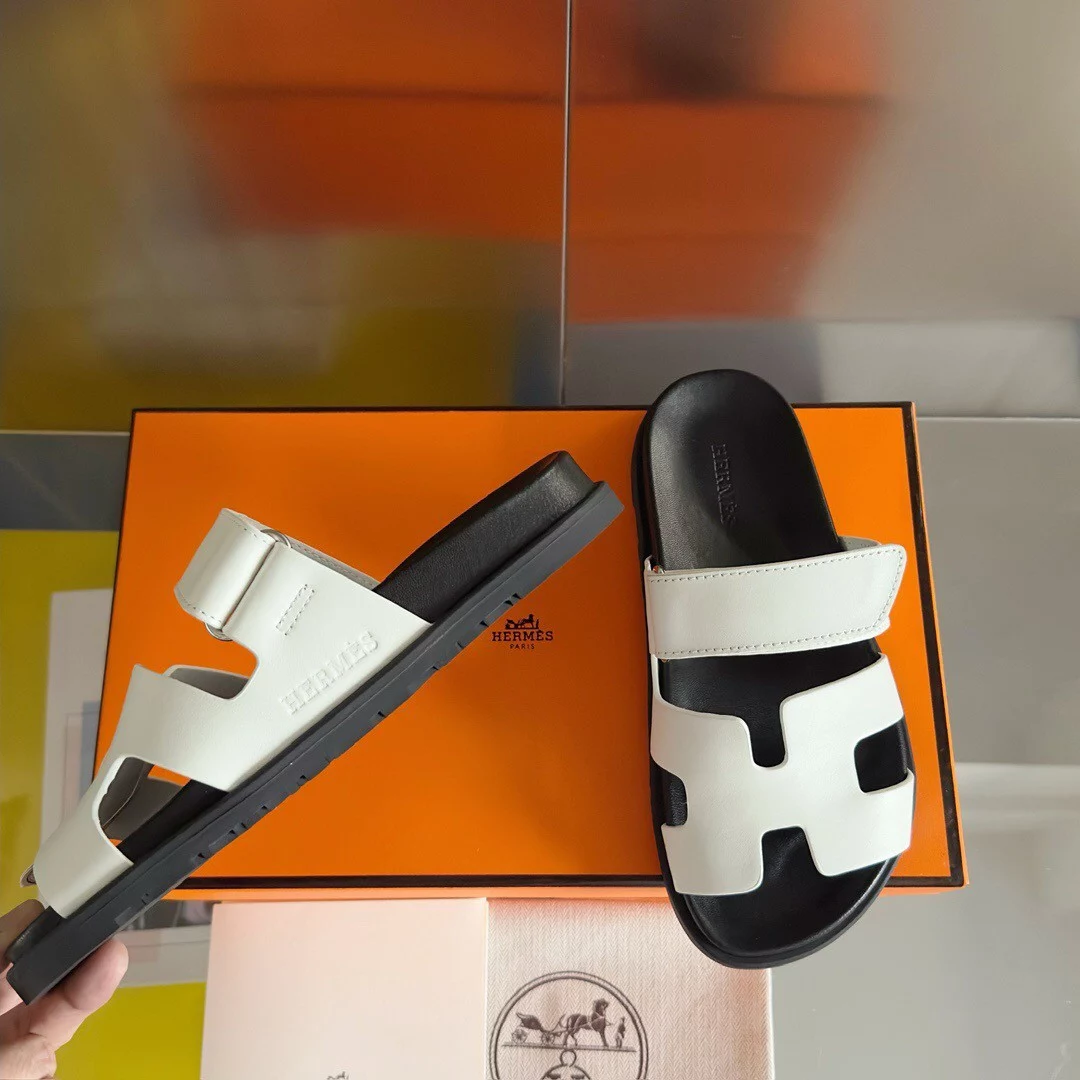 HERMES MEN'S CHYPRE SANDALS IN WHITE CALFSKIN - HMSD008