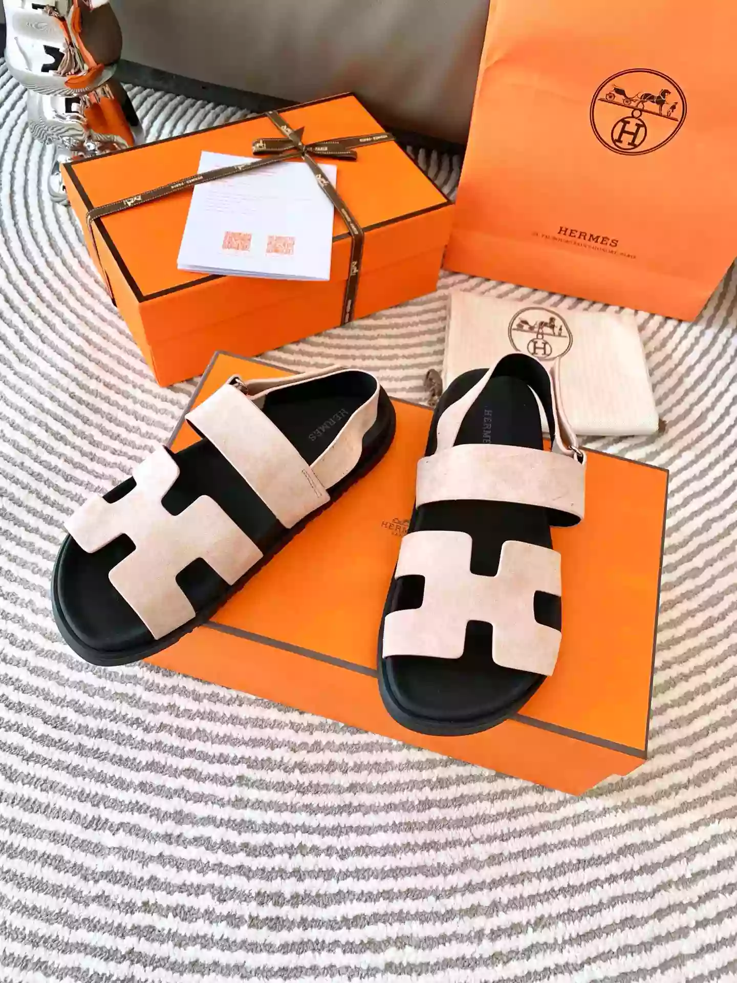 HERMES MEN'S GENIUS SANDALS IN BEIGE SUEDE CALFSKIN - HMSD002