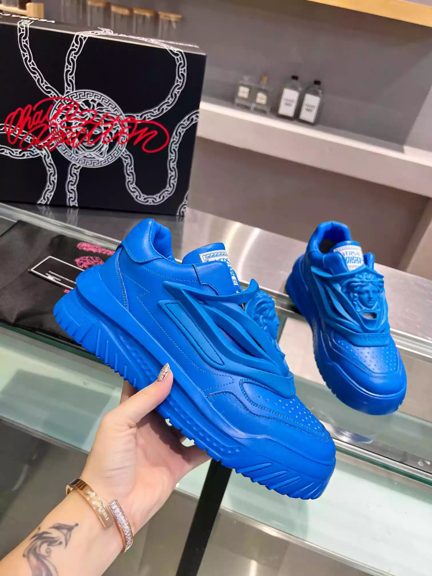 VERSACE WOMEN'S ODISSEA SNEAKERS IN BLUE LEATHER - VSS015