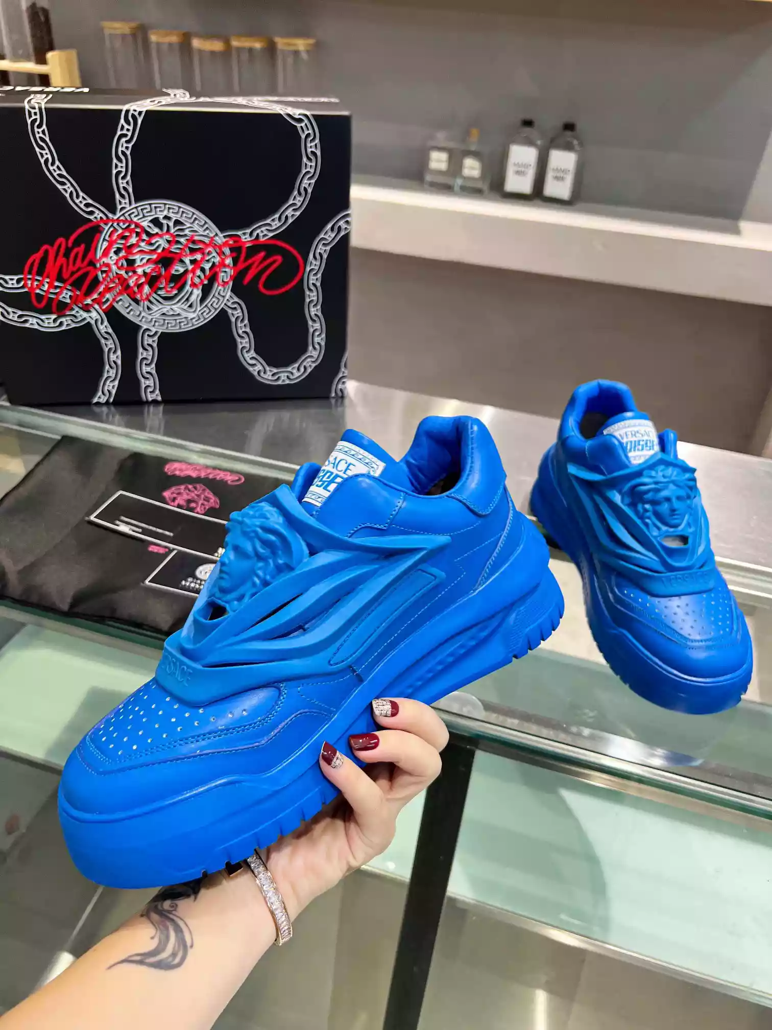 VERSACE WOMEN'S ODISSEA SNEAKERS IN BLUE LEATHER - VSS015