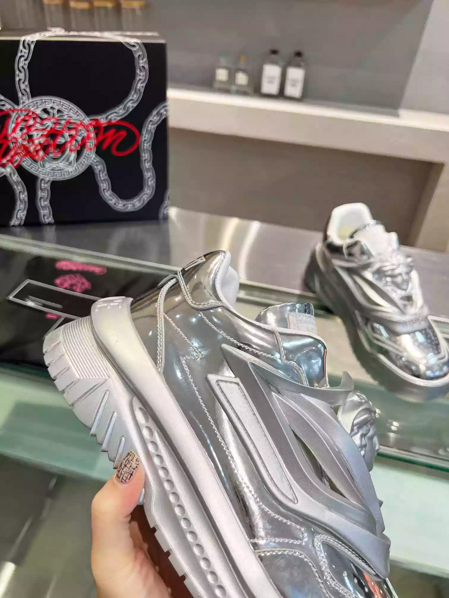 VERSACE WOMEN'S ODISSEA SNEAKERS IN SILVER LEATHER - VSS019