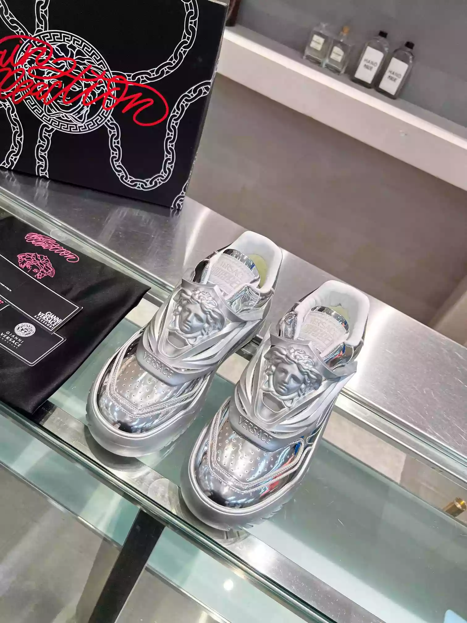 VERSACE WOMEN'S ODISSEA SNEAKERS IN SILVER LEATHER - VSS019