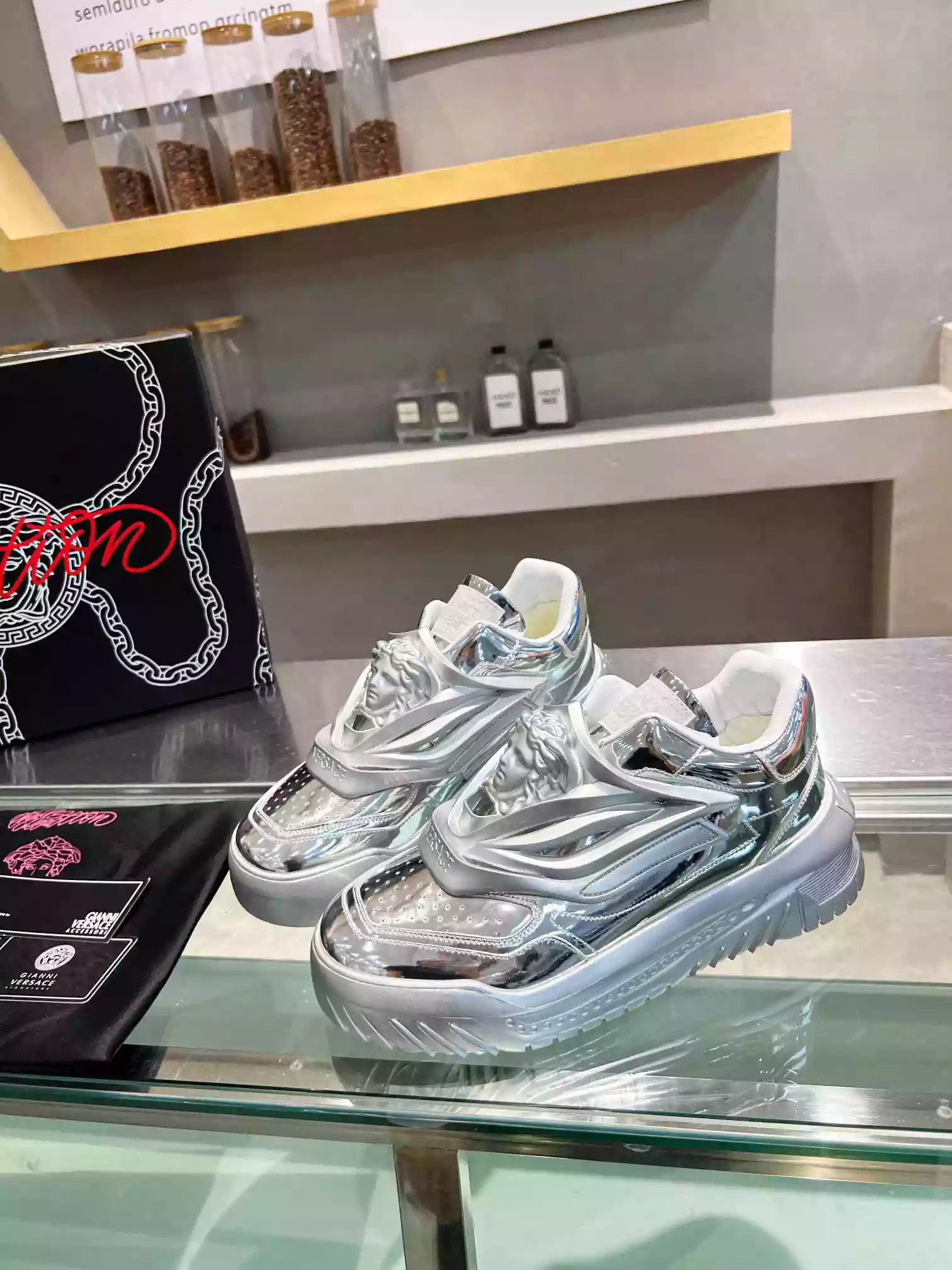 VERSACE WOMEN'S ODISSEA SNEAKERS IN SILVER LEATHER - VSS019