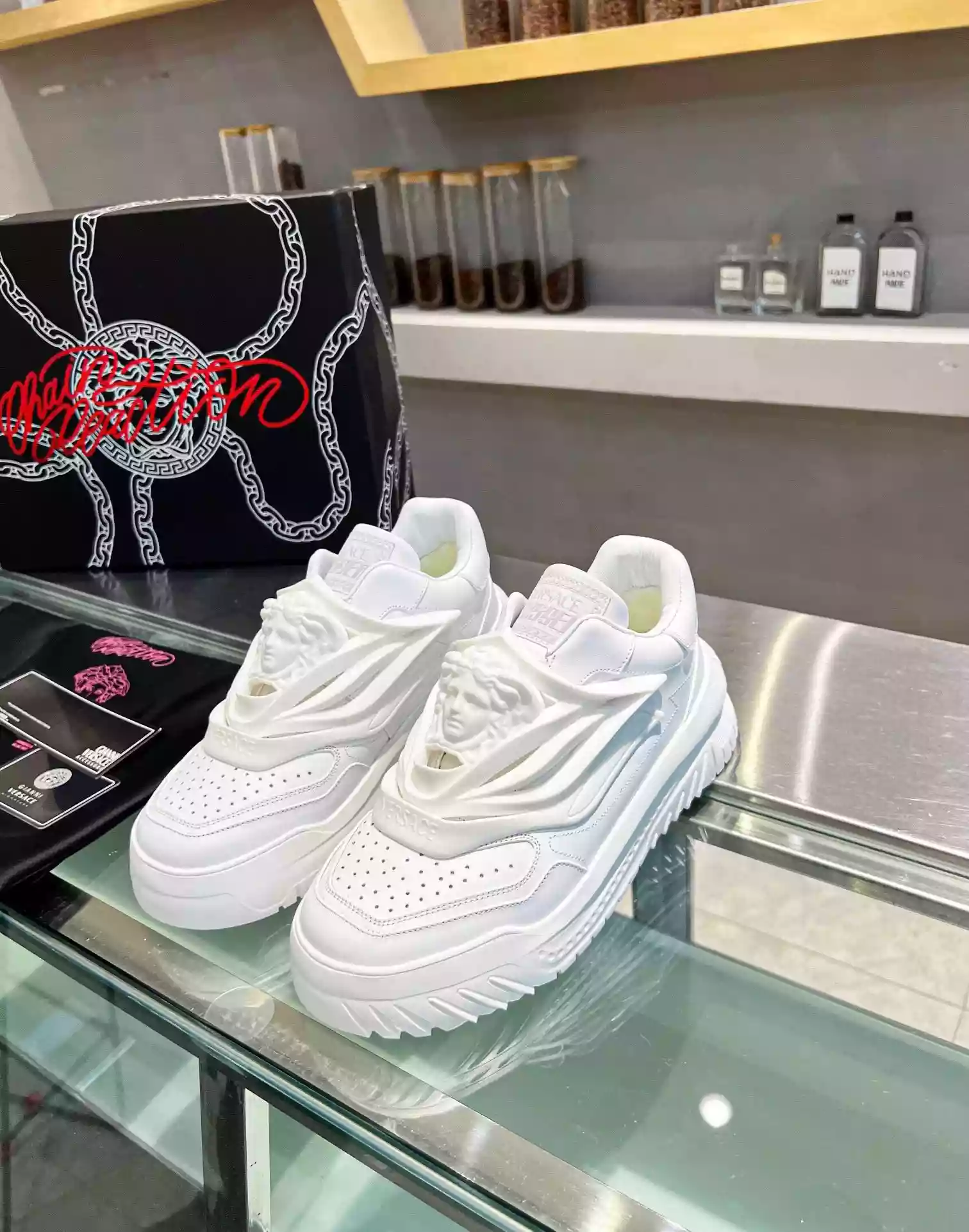 VERSACE WOMEN'S ODISSEA SNEAKERS IN WHITE LEATHER - VSS020