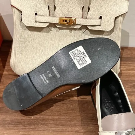 Hermes Women's Destin Loafers in Multicolor Leather - HM071 Hermes Women's Destin Loafers in Multicolor Leather