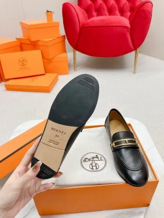Hermes Women's Colette Loafers in Black Leather - HM069 Hermes Women's Colette Loafers in Black Leather