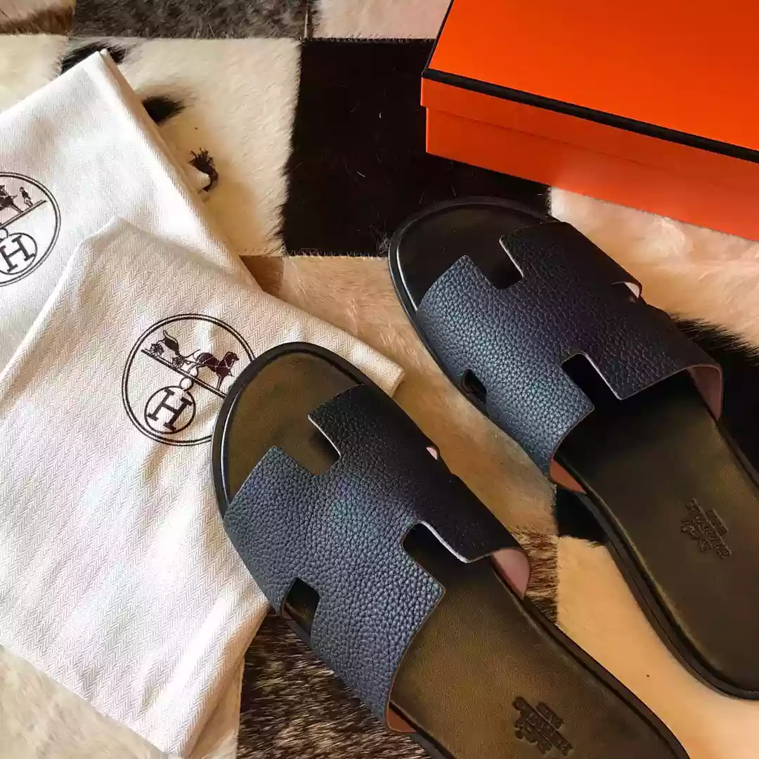 HERMES MEN'S IZMIR SANDALS IN BLACK CLEMENCE LEATHER - HMSD022