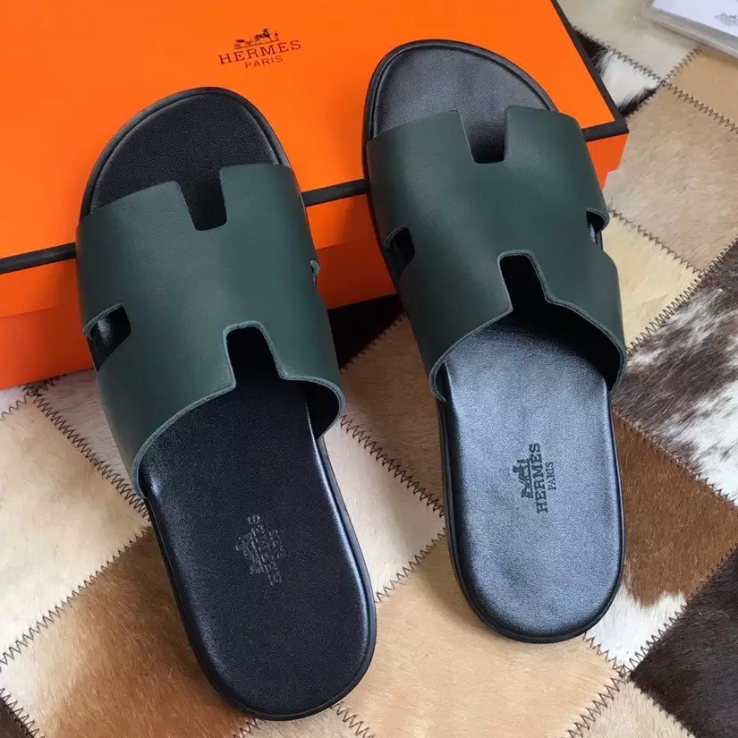 HERMES MEN'S IZMIR SANDALS IN GREEN SWIFT CALFSKIN - HMSD021