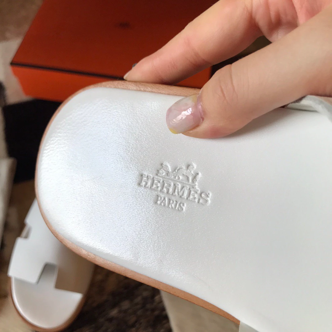 HERMES MEN'S IZMIR SANDALS IN WHITE EPSOM CALFSKIN - HMSD020