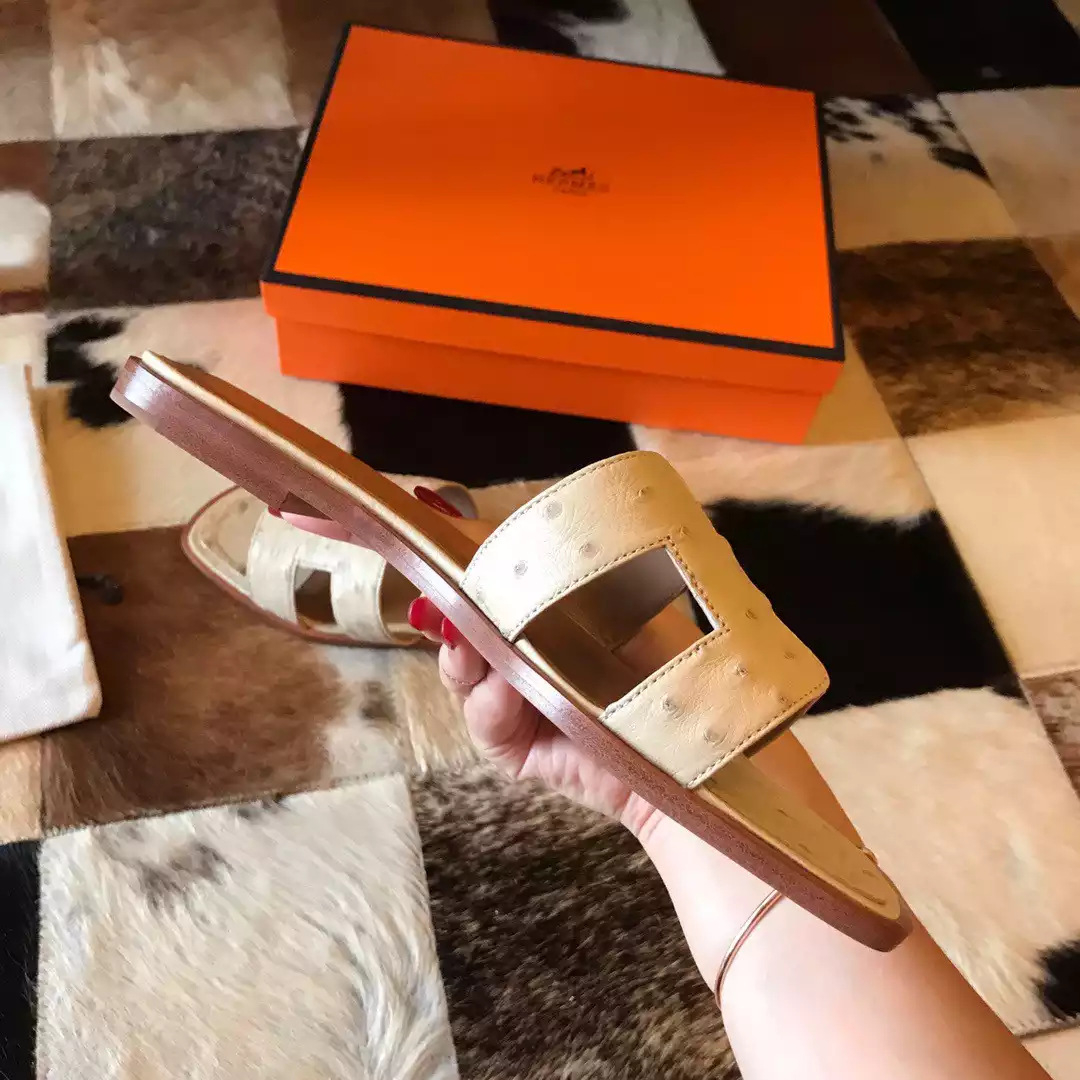HERMES ORAN SLIDE SANDALS IN BETON OSTRICH LEATHER- HMSD066