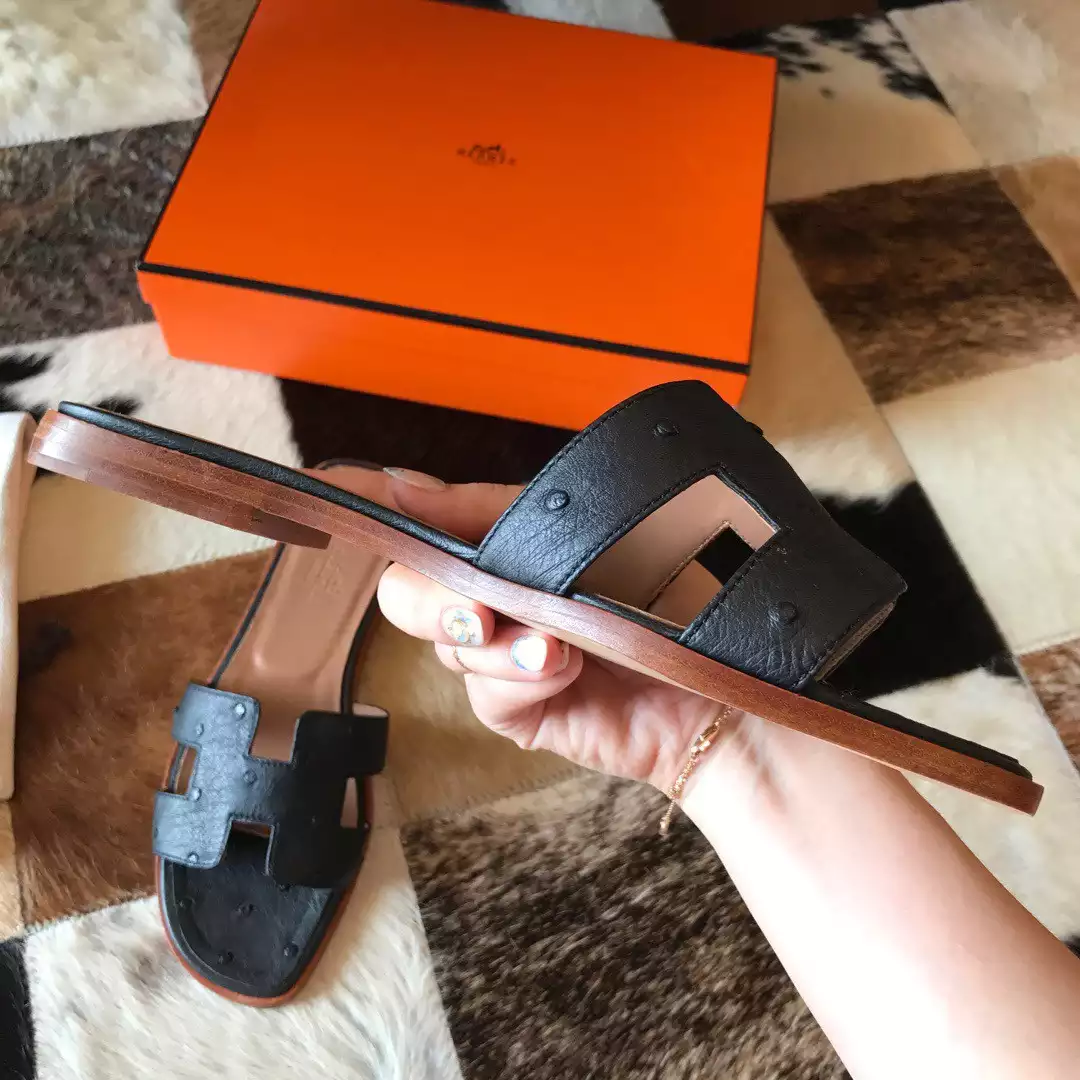 HERMES ORAN SLIDE SANDALS IN BLACK OSTRICH LEATHER - HMSD078