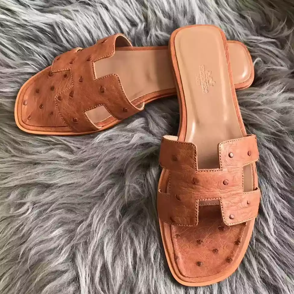 HERMES ORAN SLIDE SANDALS IN BROWN OSTRICH LEATHER - HMSD077