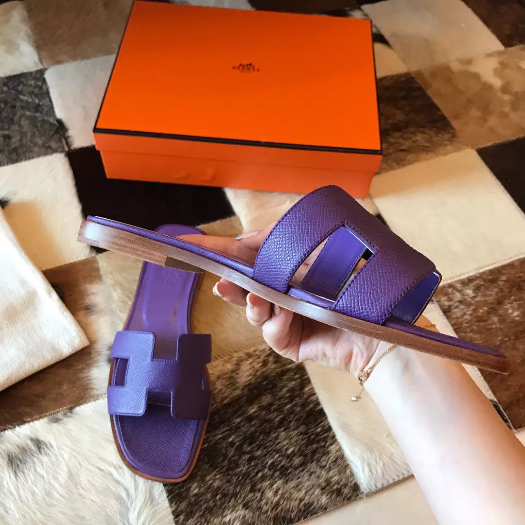 HERMES ORAN SLIDE SANDALS IN CROCUS EPSOM CALFSKIN - HMSD072