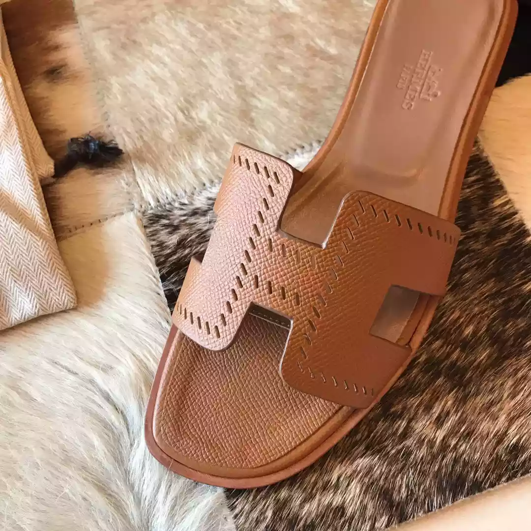 HERMES ORAN SLIDE SANDALS IN GOLD EPSOM PERFORATED CALFSKIN - HMSD096