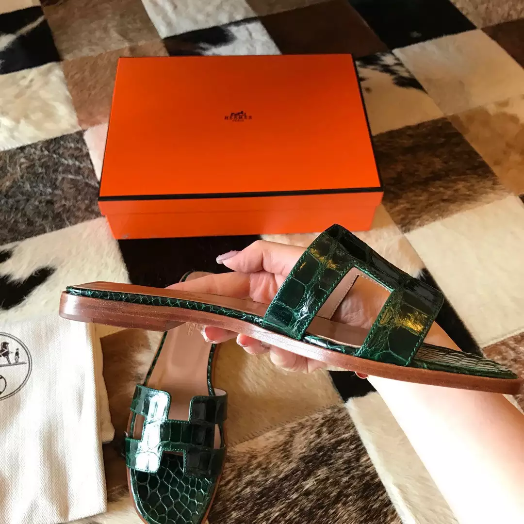 HERMES ORAN SLIDE SANDALS IN GREEN SHINY NILOTICUS CROCODILE SKIN - HMSD047