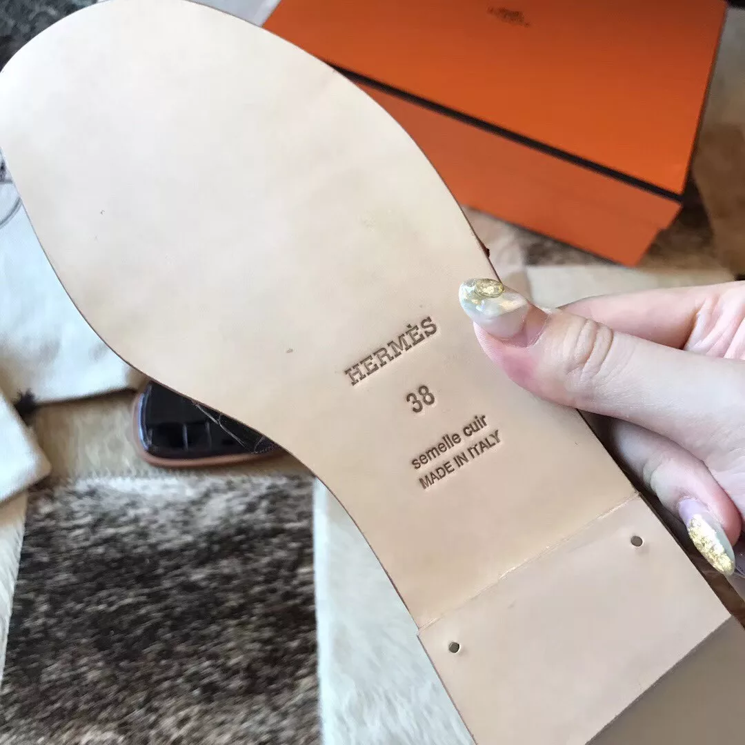 HERMES ORAN SLIDE SANDALS IN OLIVE SHINY NILOTICUS CROCODILE SKIN - HMSD058