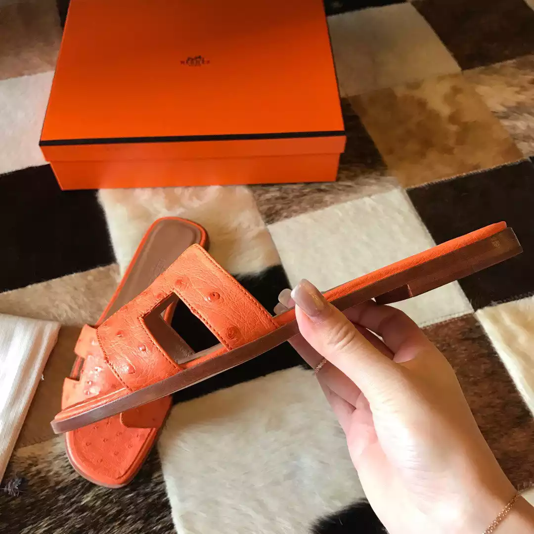 HERMES ORAN SLIDE SANDALS IN ORANGE OSTRICH LEATHER - HMSD067