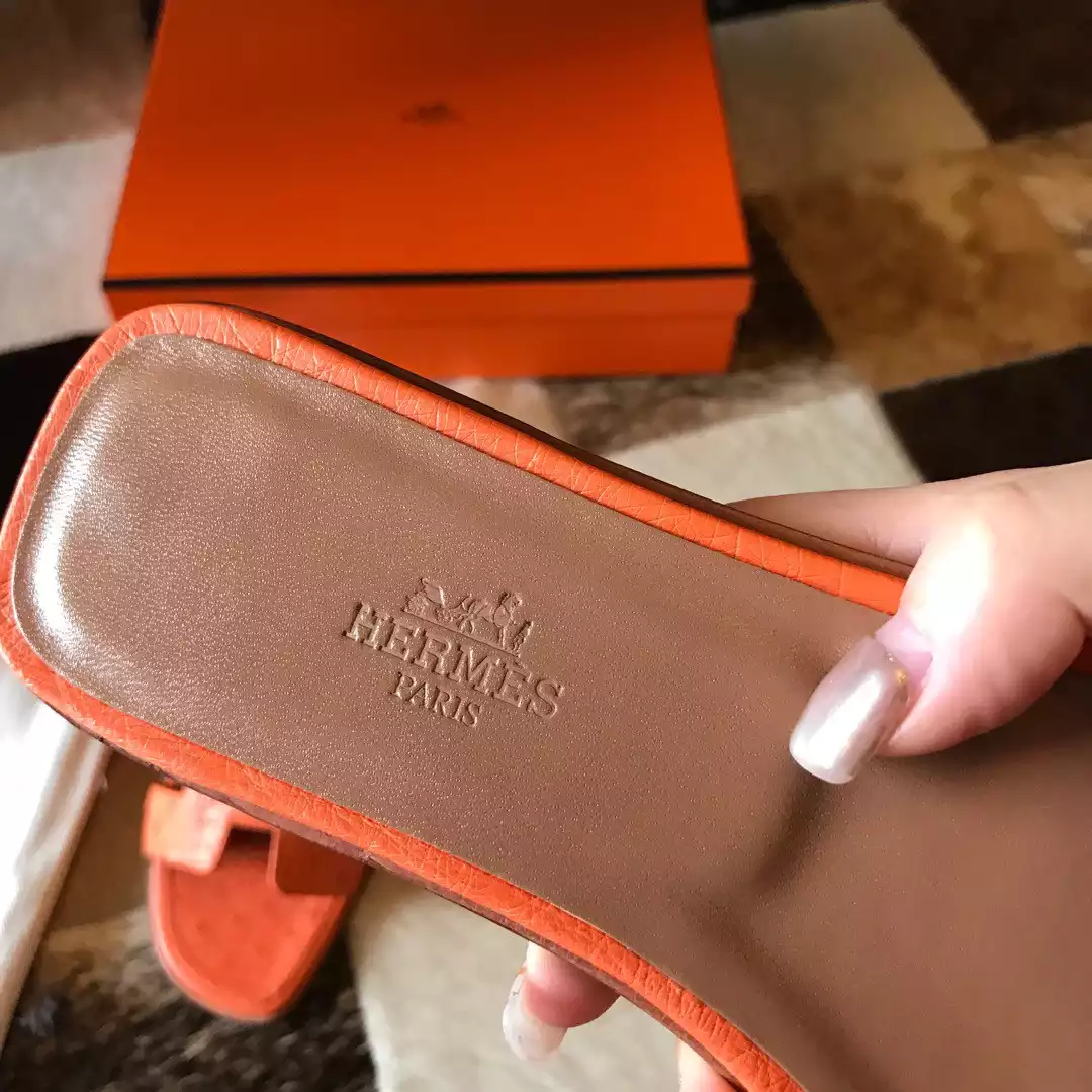 HERMES ORAN SLIDE SANDALS IN ORANGE OSTRICH LEATHER - HMSD067