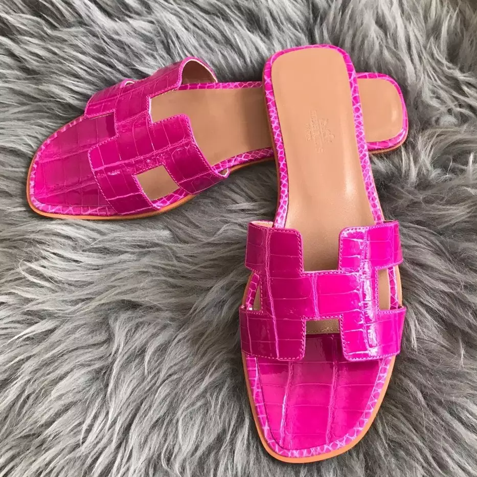 HERMES ORAN SLIDE SANDALS IN ROSE RED SHINY NILOTICUS CROCODILE SKIN - HMSD057