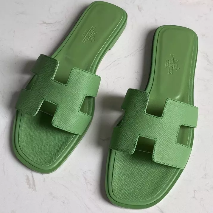 HERMES ORAN SLIDE SANDALS IN VERT CRIQUET EPSOM CALFSKIN - HMSD093