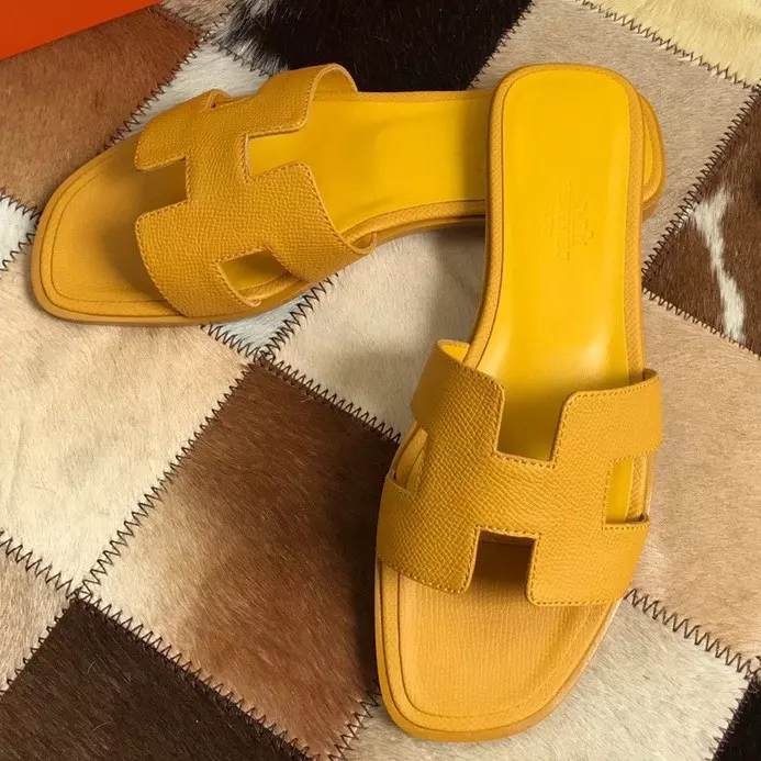 HERMES ORAN SLIDE SANDALS IN YELLOW EPSOM CALFSKIN - HMSD088