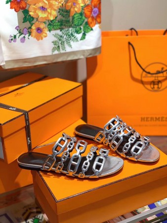 HERMES THALASSA SLIDE SANDALS IN SILVER LAMBSKIN - HMSD137