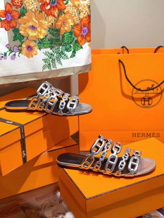 HERMES THALASSA SLIDE SANDALS IN SILVER LAMBSKIN - HMSD137