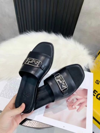 HERMES VILLA SLIDE SANDALS IN BLACK LEATHER - HMSD135