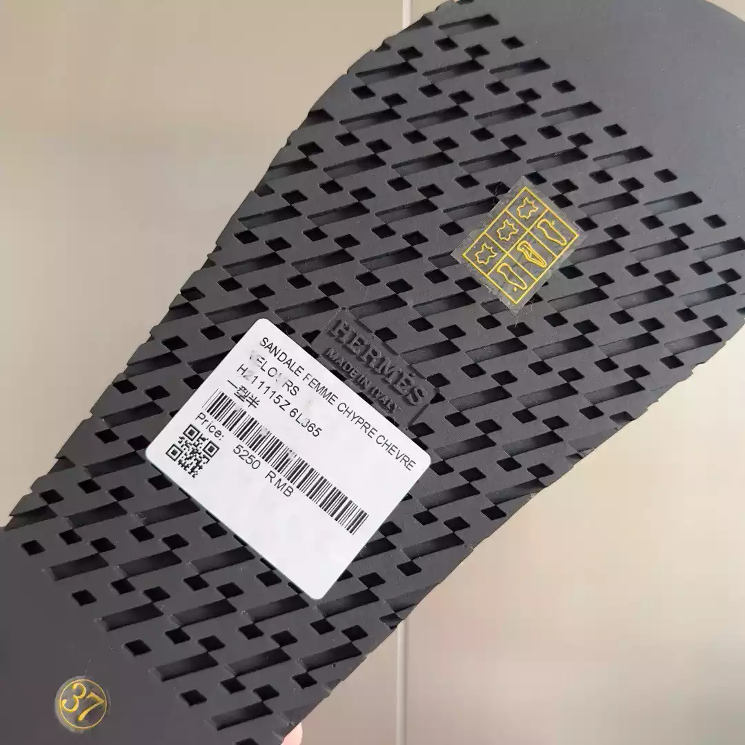 HERMES WOMEN'S CHYPRE SANDALS IN CANVAS WITH BLACK LEATHER - HMSD014