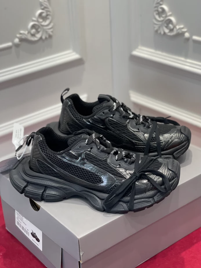 BALENCIAGA MEN'S 3XL SNEAKER - BLA116