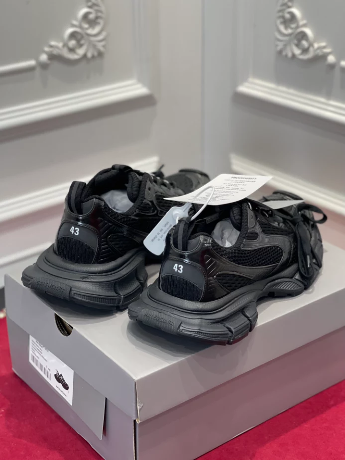 BALENCIAGA MEN'S 3XL SNEAKER - BLA116