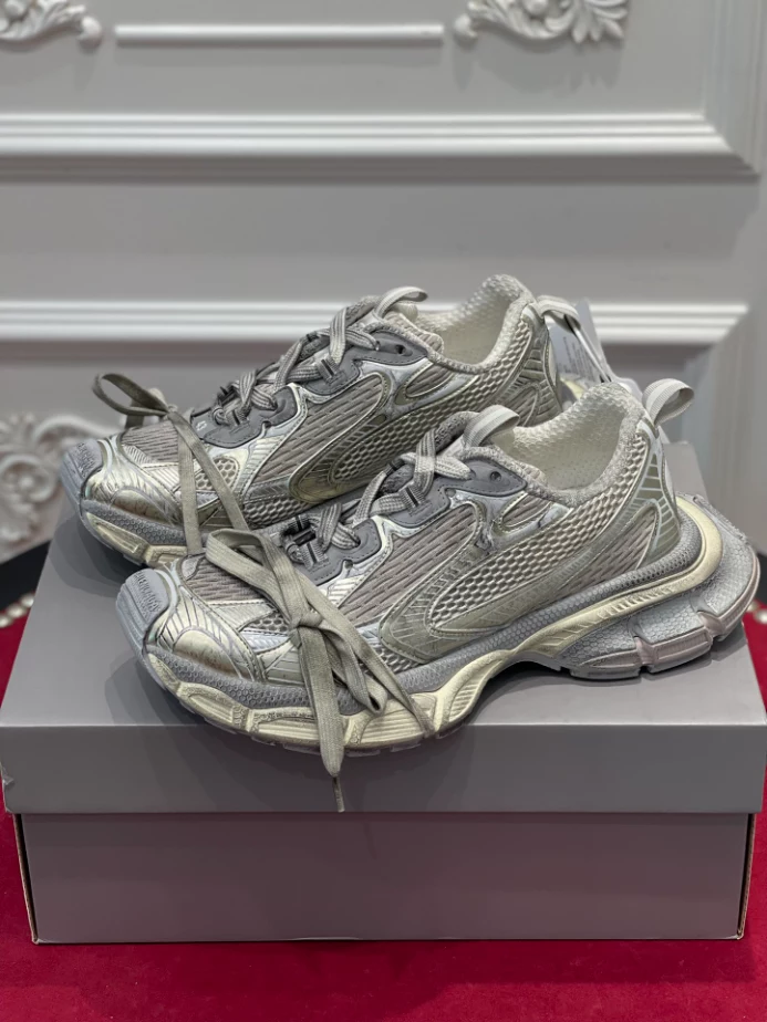 BALENCIAGA MEN'S 3XL SNEAKER - BLA117