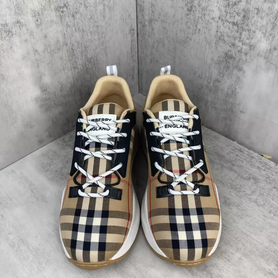BURBERRY PLATFORM SNEAKERS - BBR058