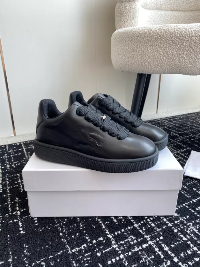 BURBERRY LEATHER BOX SNEAKERS - BBR099
