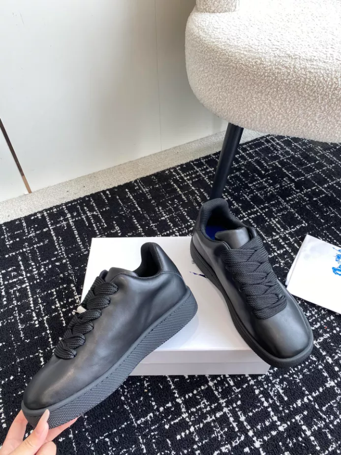 BURBERRY LEATHER BOX SNEAKERS - BBR099