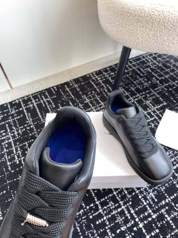 BURBERRY LEATHER BOX SNEAKERS - BBR099