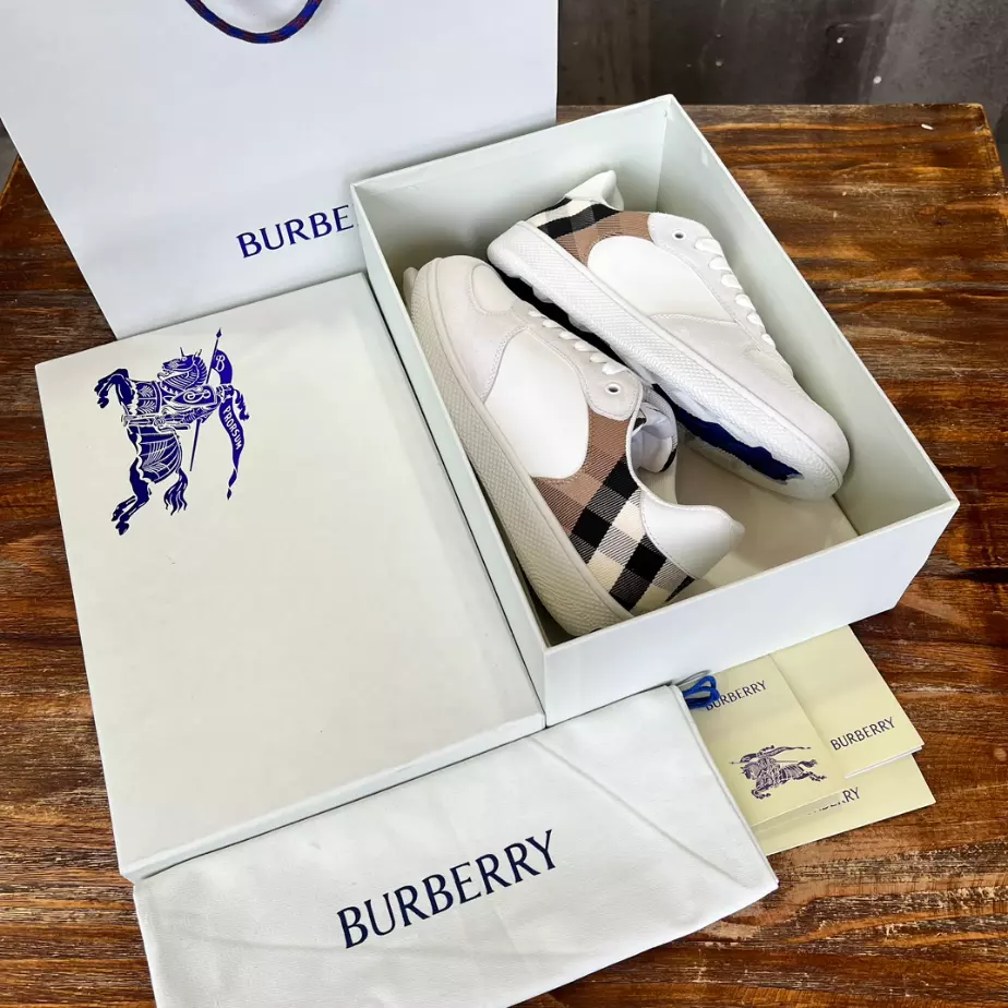 BURBERRY TERRACE SNEAKERS - BBR091