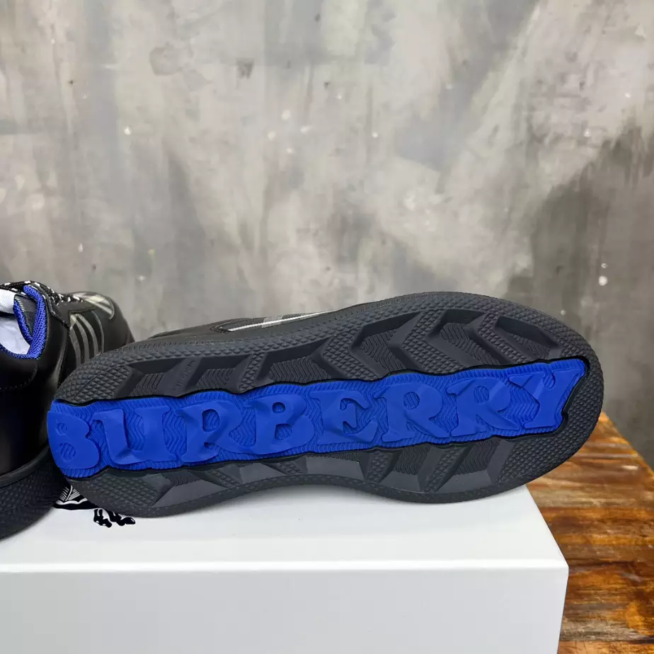 BURBERRY LEATHER AND CHECK TERRACE SNEAKERS - BBR084