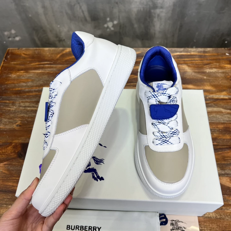 BURBERRY LEATHER SNEAKERS - BBR077
