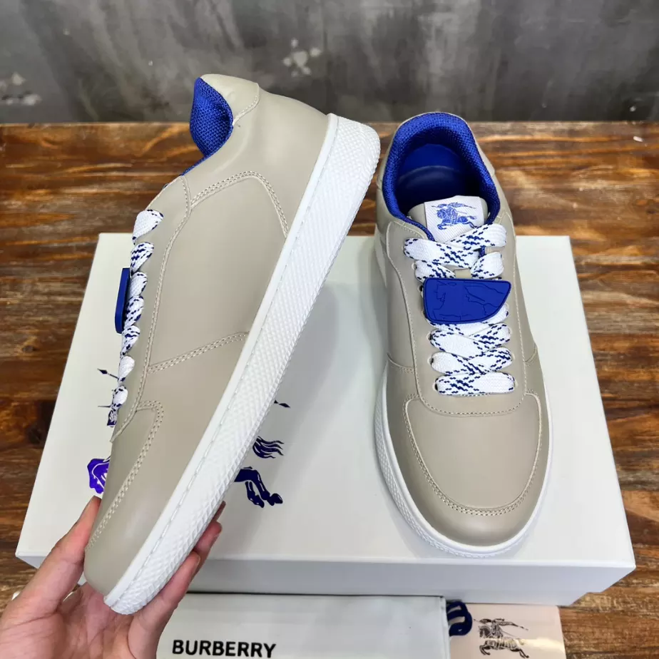 BURBERRY LEATHER SNEAKERS - BBR078