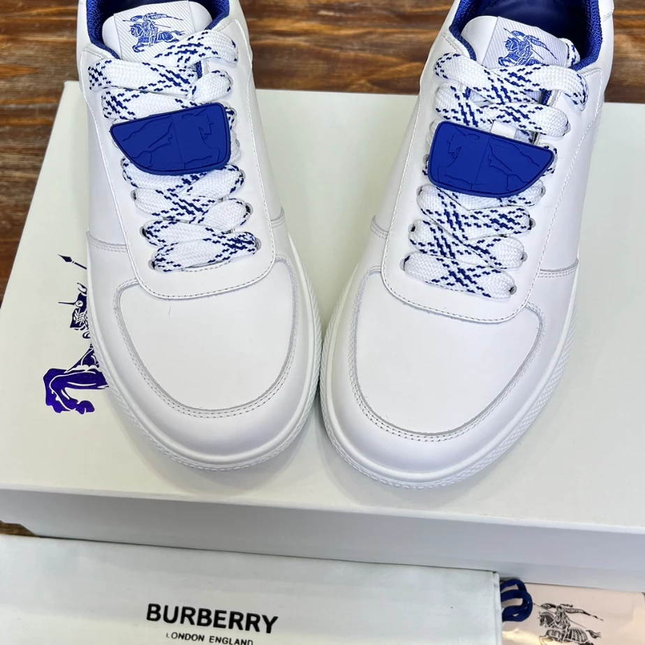 BURBERRY LEATHER SNEAKERS - BBR080